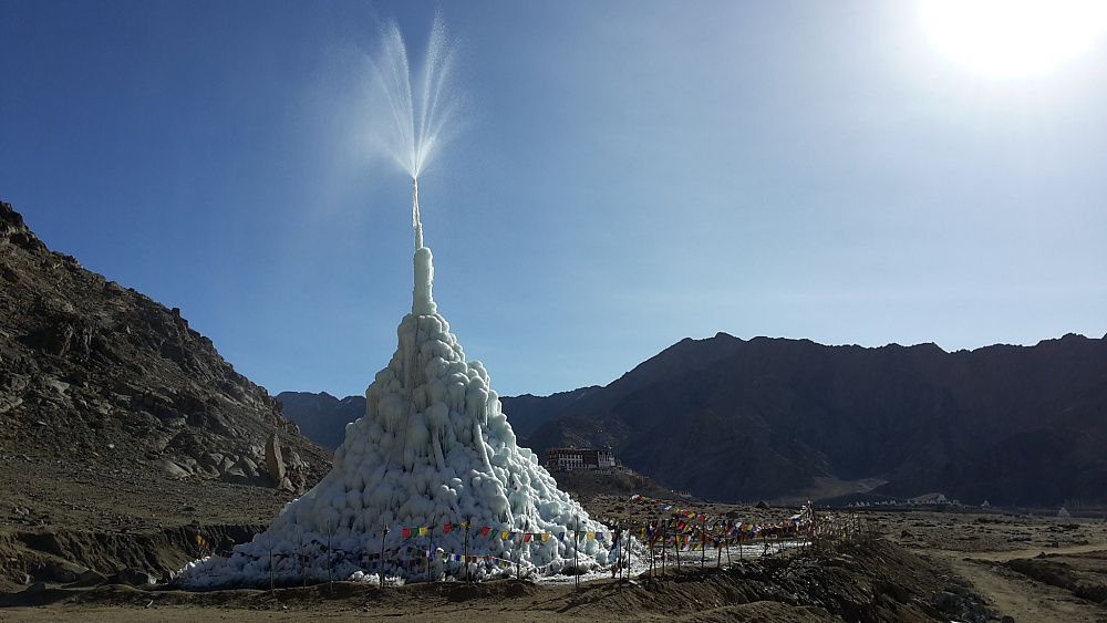 Eisstupa von Sonam Wangchuk